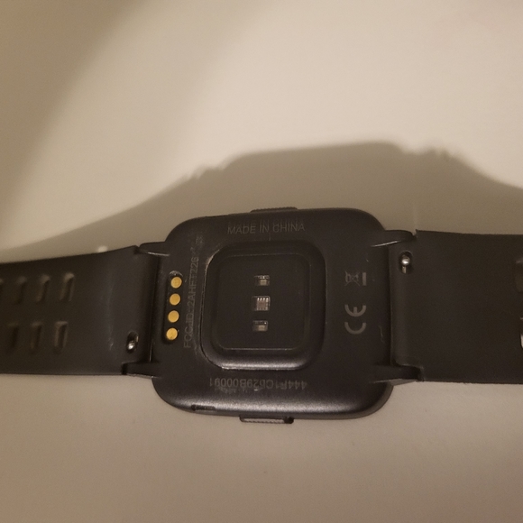 Yamay - Black Smart Fitness Watch with charger - Picture 9 of 13